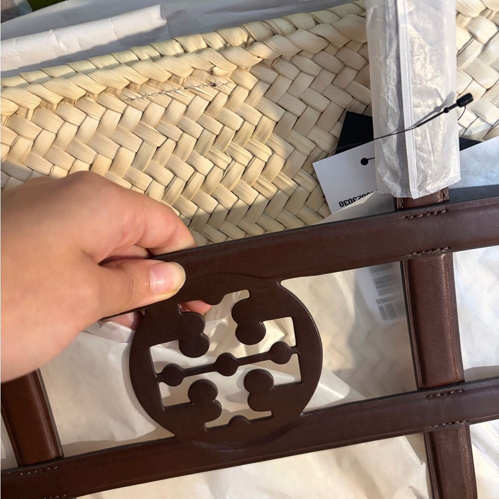 Tory Burch Basket tote w/ Brown leather - Picture 3 of 5